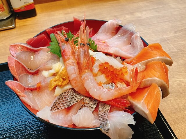 富山灣的海鮮丼